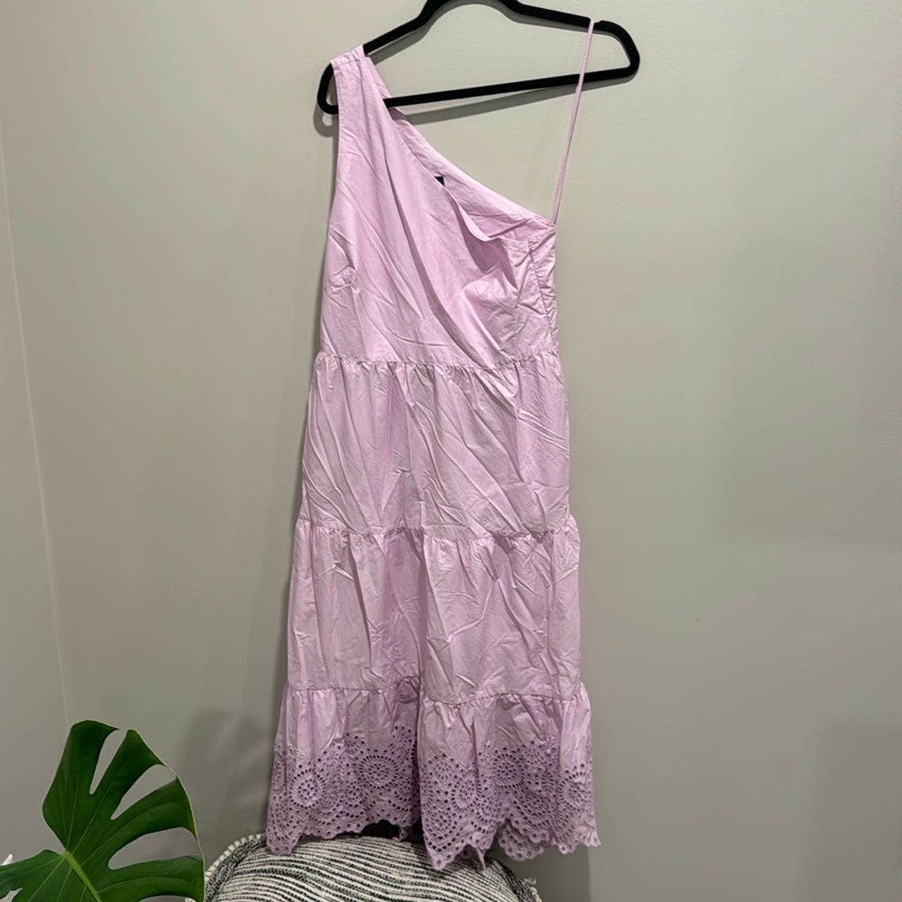 One shoulder dress